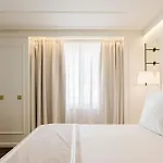 ホテル Chiado &