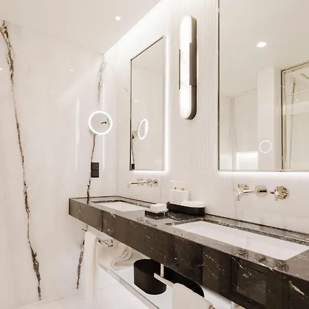 Otel Chiado &