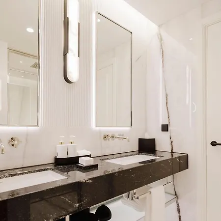 Otel Chiado & 5*