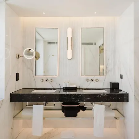 Otel Chiado &